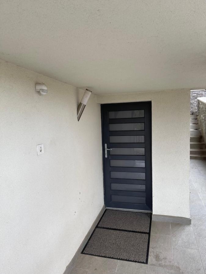 Malibu Apartman Miskolc Eksteriør bilde
