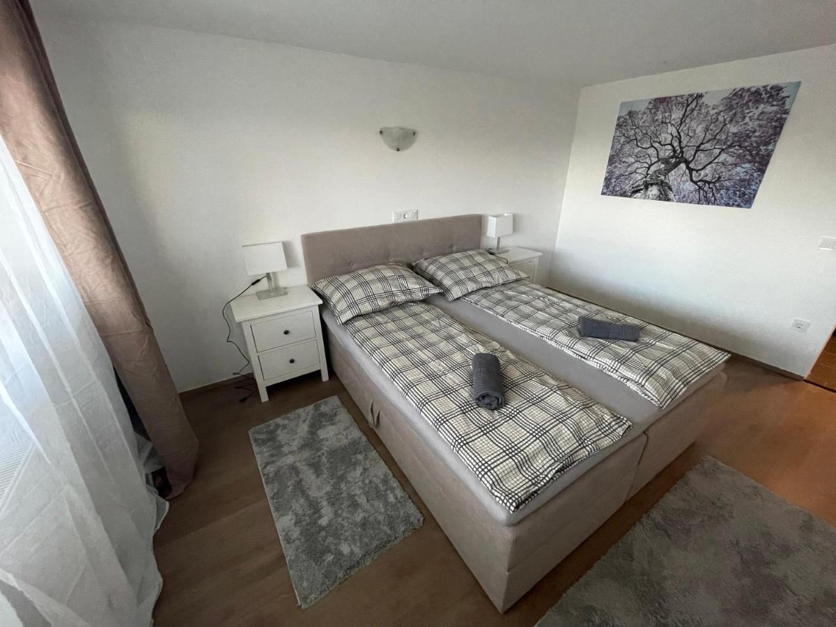 Malibu Apartman Miskolc Eksteriør bilde