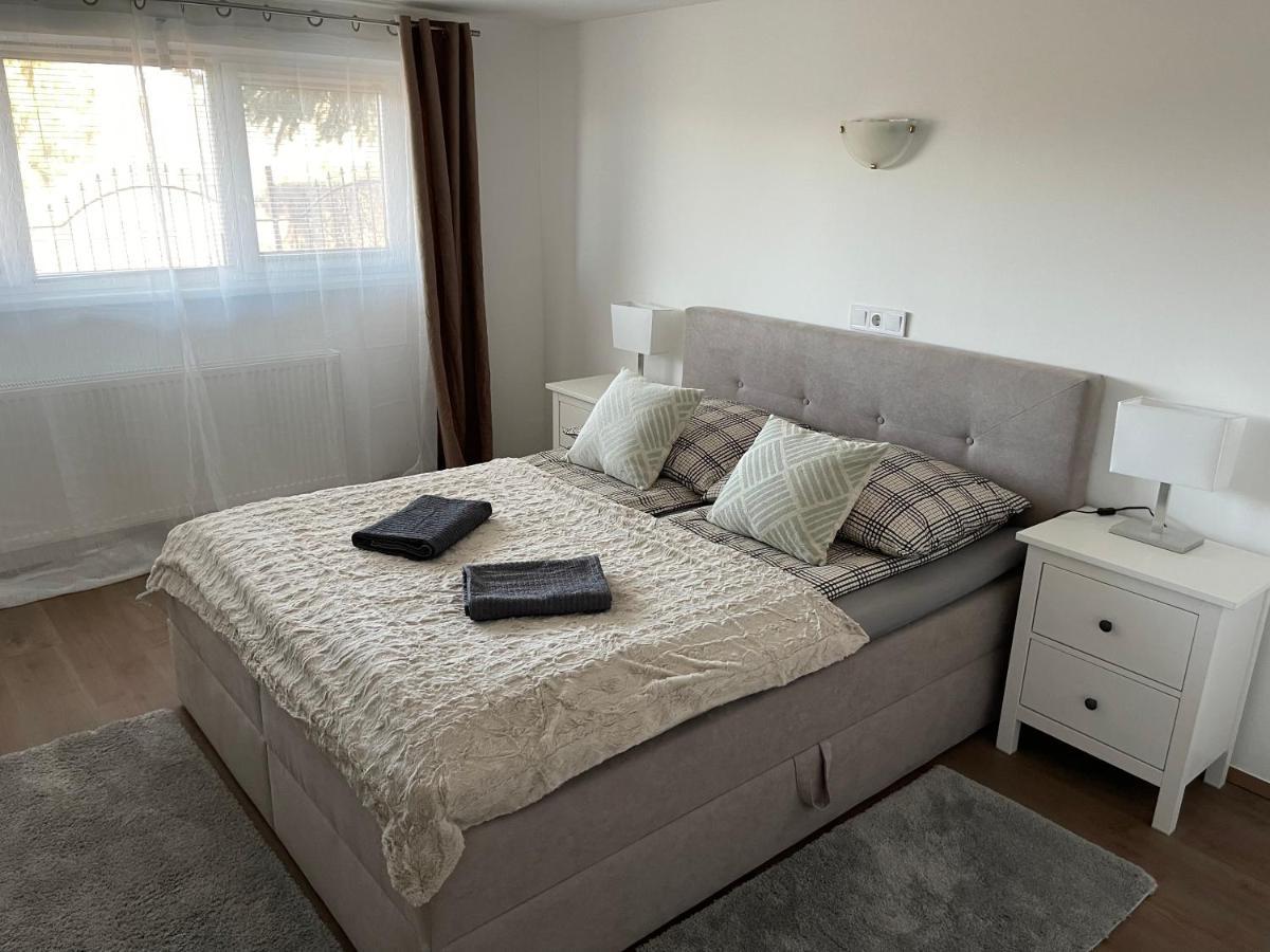 Malibu Apartman Miskolc Eksteriør bilde