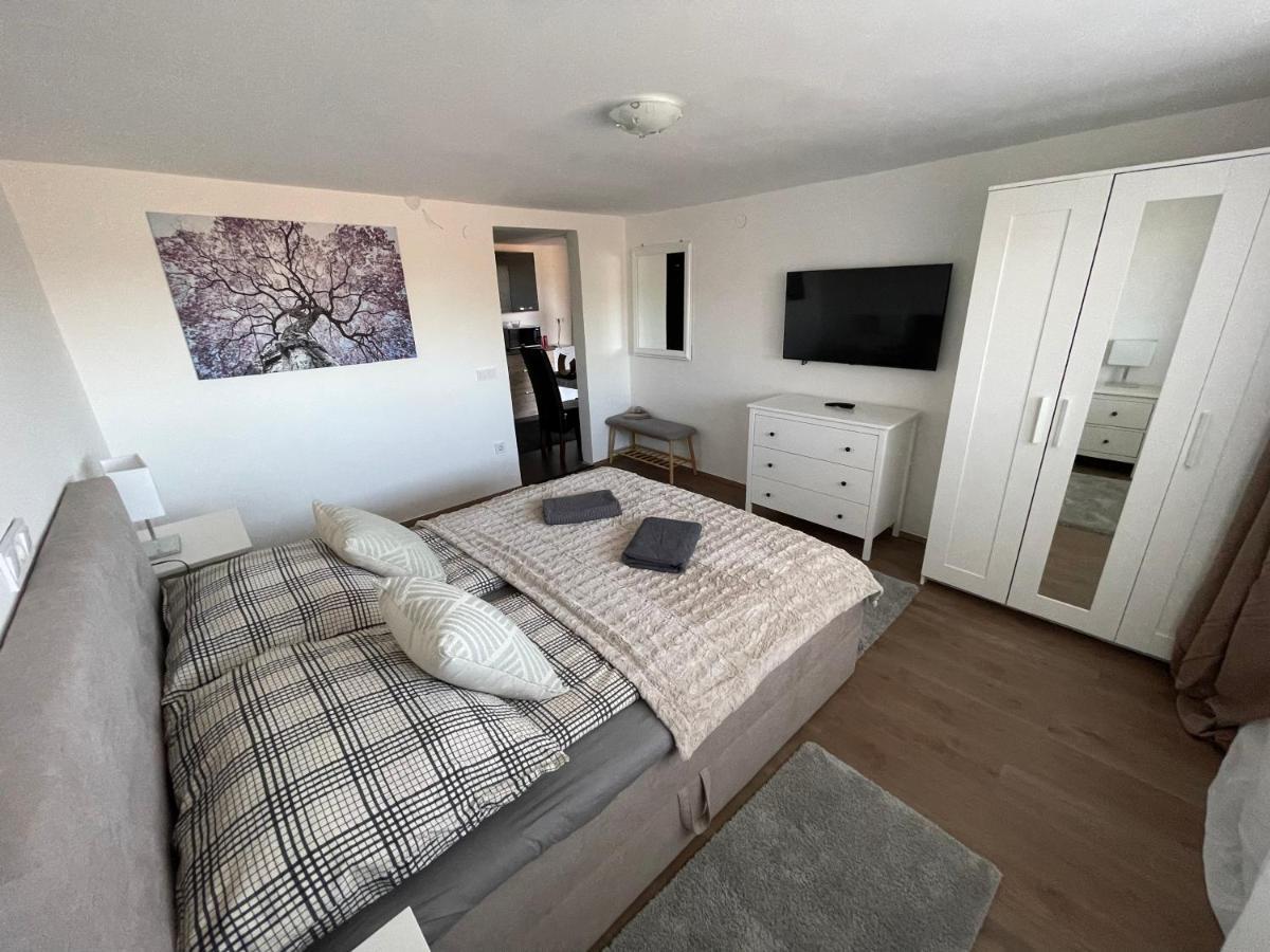 Malibu Apartman Miskolc Eksteriør bilde